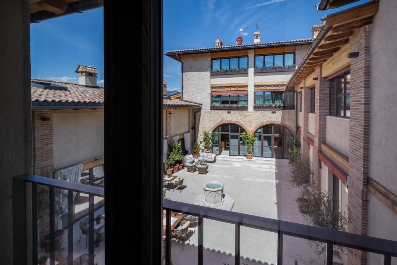 Conti Thun Wine Resort Puegnago del Garda Esterno foto