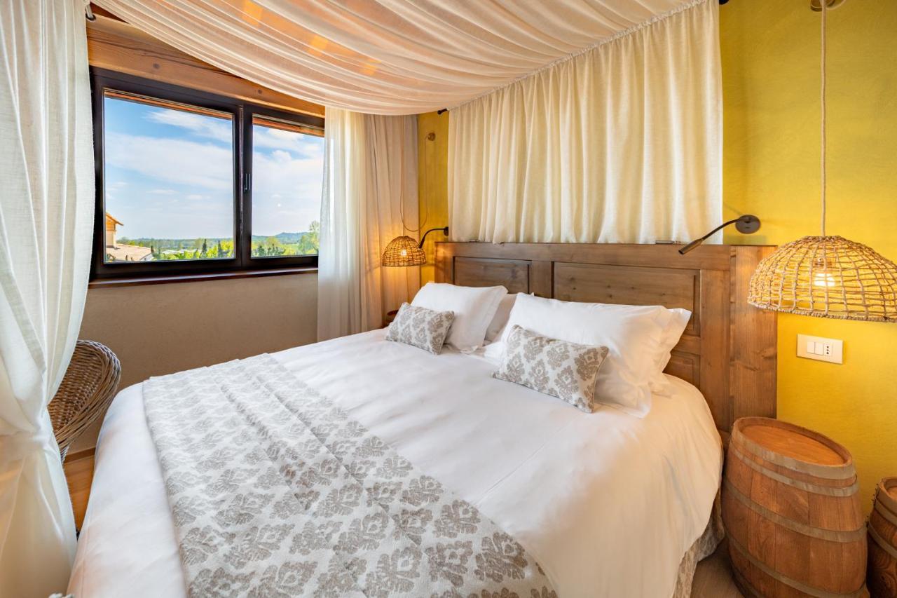 Conti Thun Wine Resort Puegnago del Garda Esterno foto