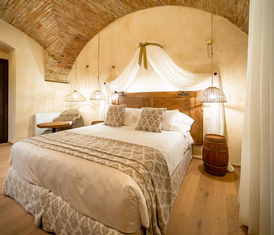 Conti Thun Wine Resort Puegnago del Garda Esterno foto