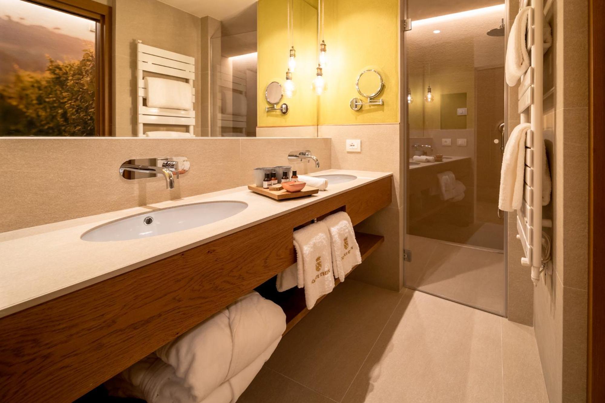 Conti Thun Wine Resort Puegnago del Garda Esterno foto