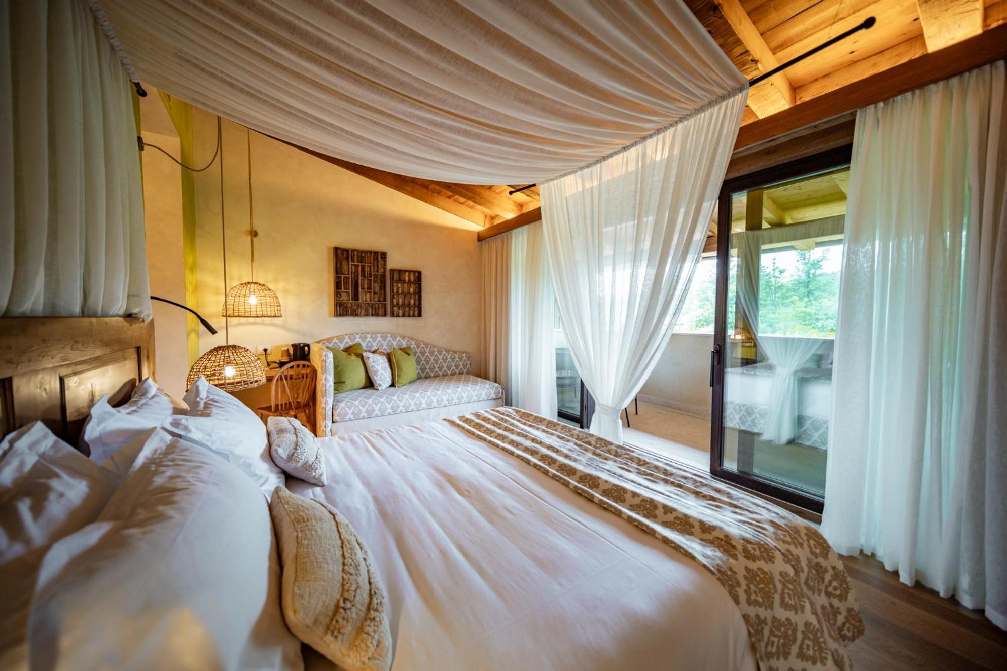 Conti Thun Wine Resort Puegnago del Garda Esterno foto