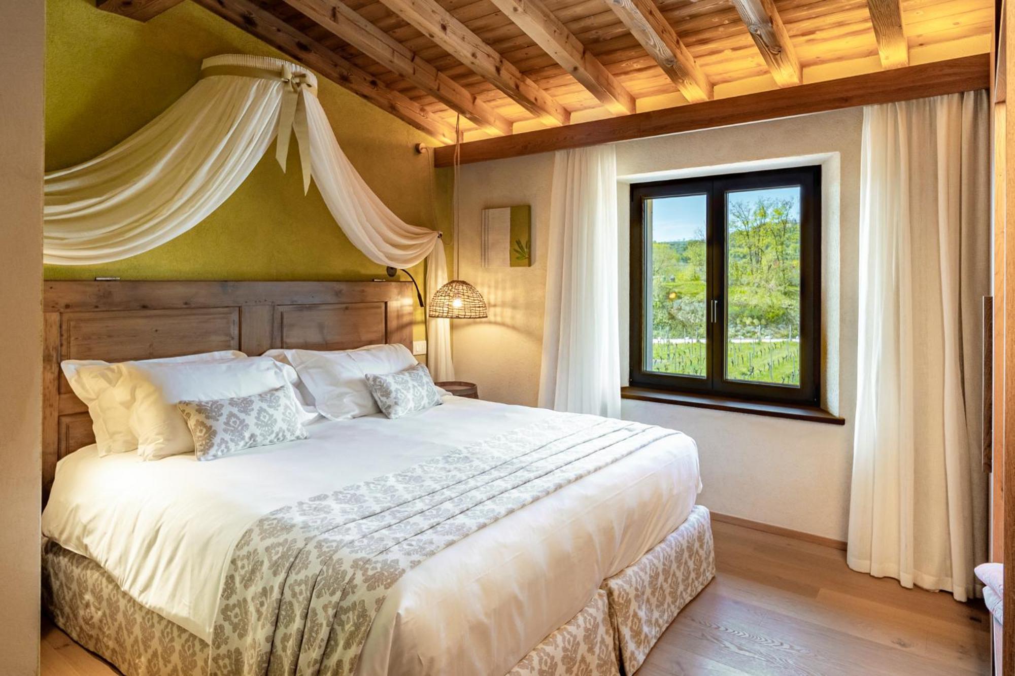 Conti Thun Wine Resort Puegnago del Garda Esterno foto